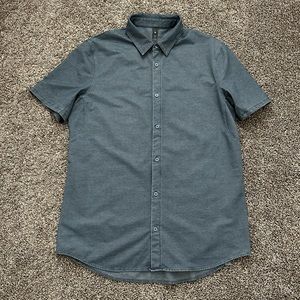 LIKE NEW Lululemon Commission Short Sleeve Shirt